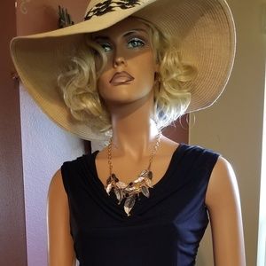 Gorgeous leaf necklace with earrings new